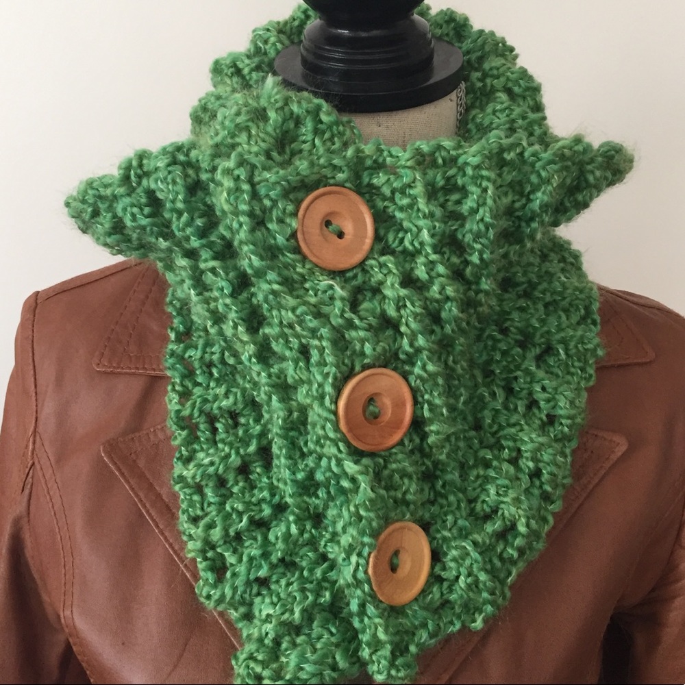NEW Scarf Scollar Neckwarmer Green